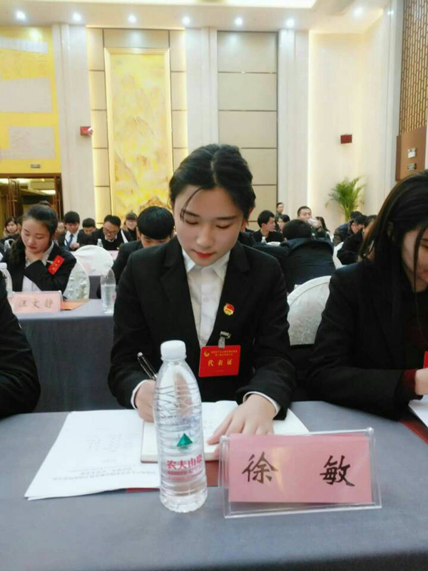 徐敏相信努力和幸运是相辅相成的,能够成为一名光荣的青年志愿者,用