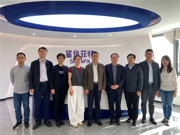 校党委副书记王炜带队开展访企拓岗及专业调研